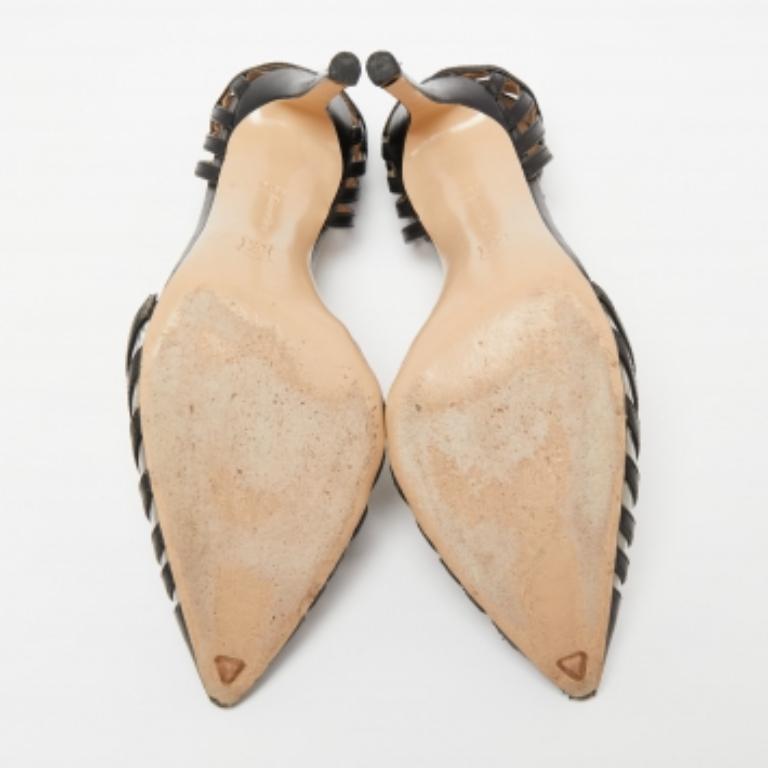 Gianvito Rossi Black Leather & PVC Caged Ankle-Strap Pointed-Toe Pumps Size 36.5 In Good Condition For Sale In Dubai, Al Qouz 2