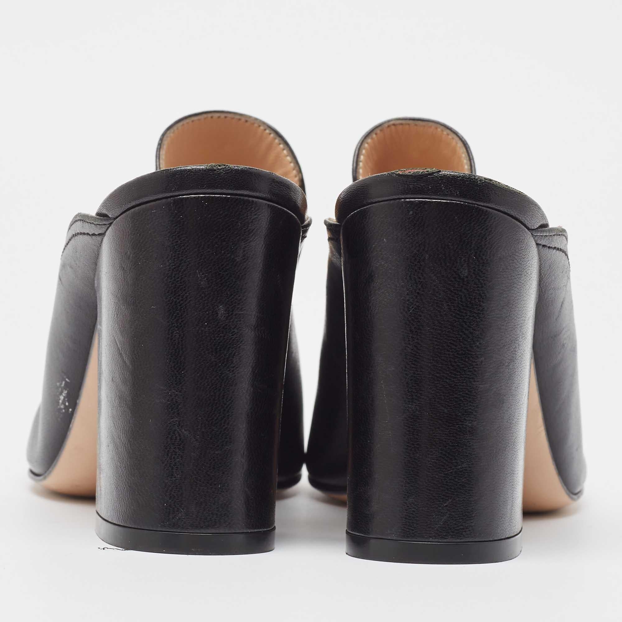Gianvito Rossi Black Leather Slides Sandals Size 38 For Sale 1