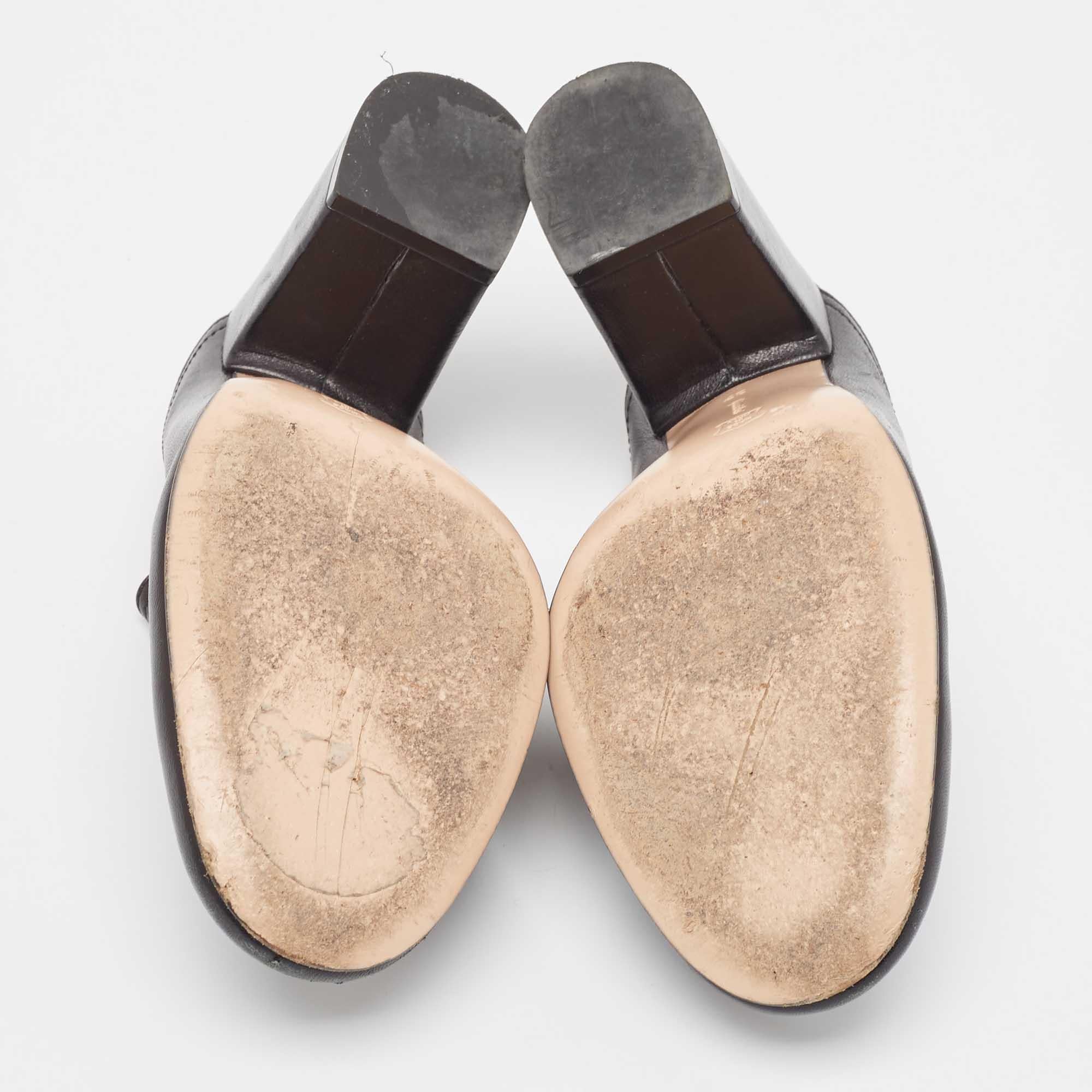 Gianvito Rossi Black Leather Slides Sandals Size 38 For Sale 2