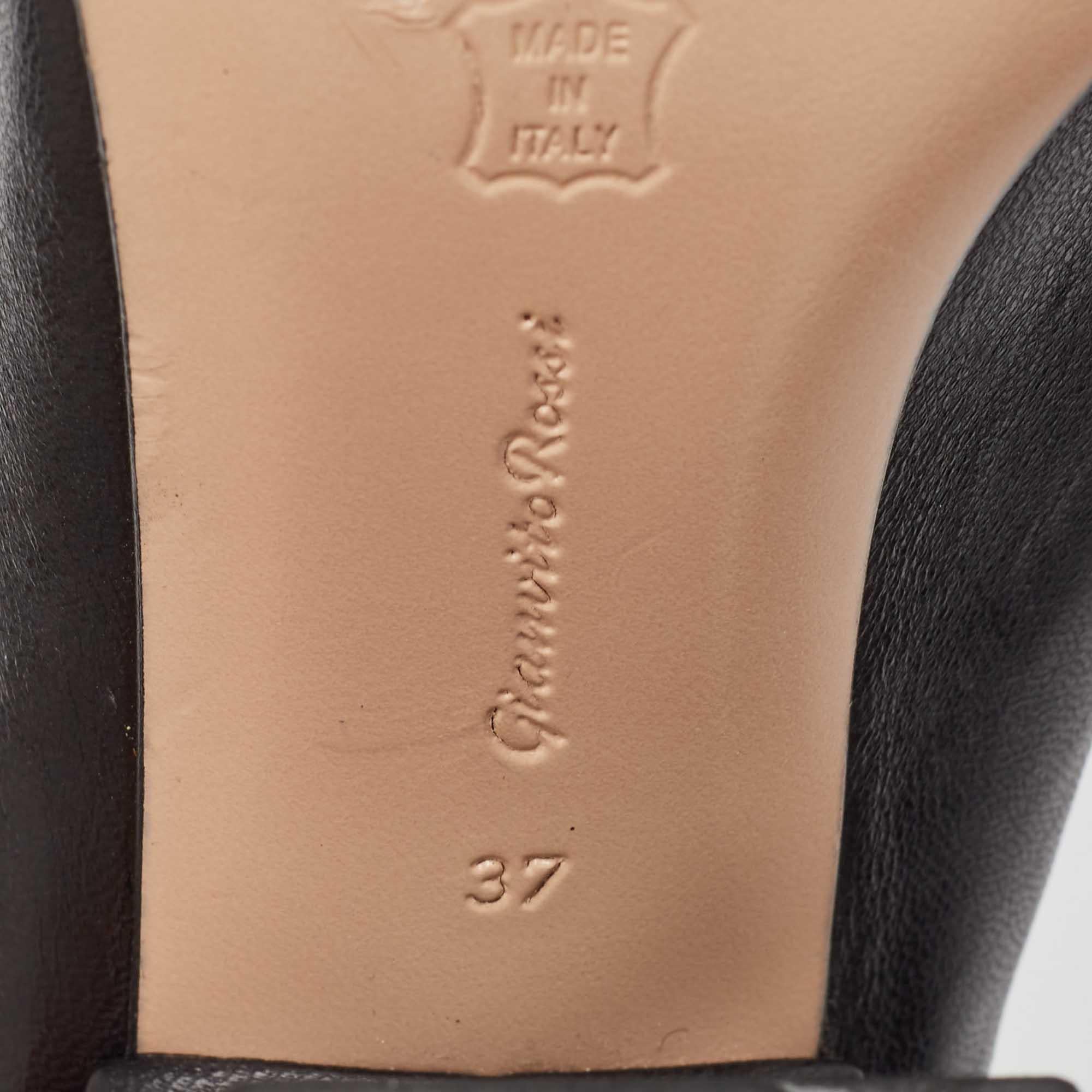 Gianvito Rossi Black Leather Slides Sandals Size 38 For Sale 3