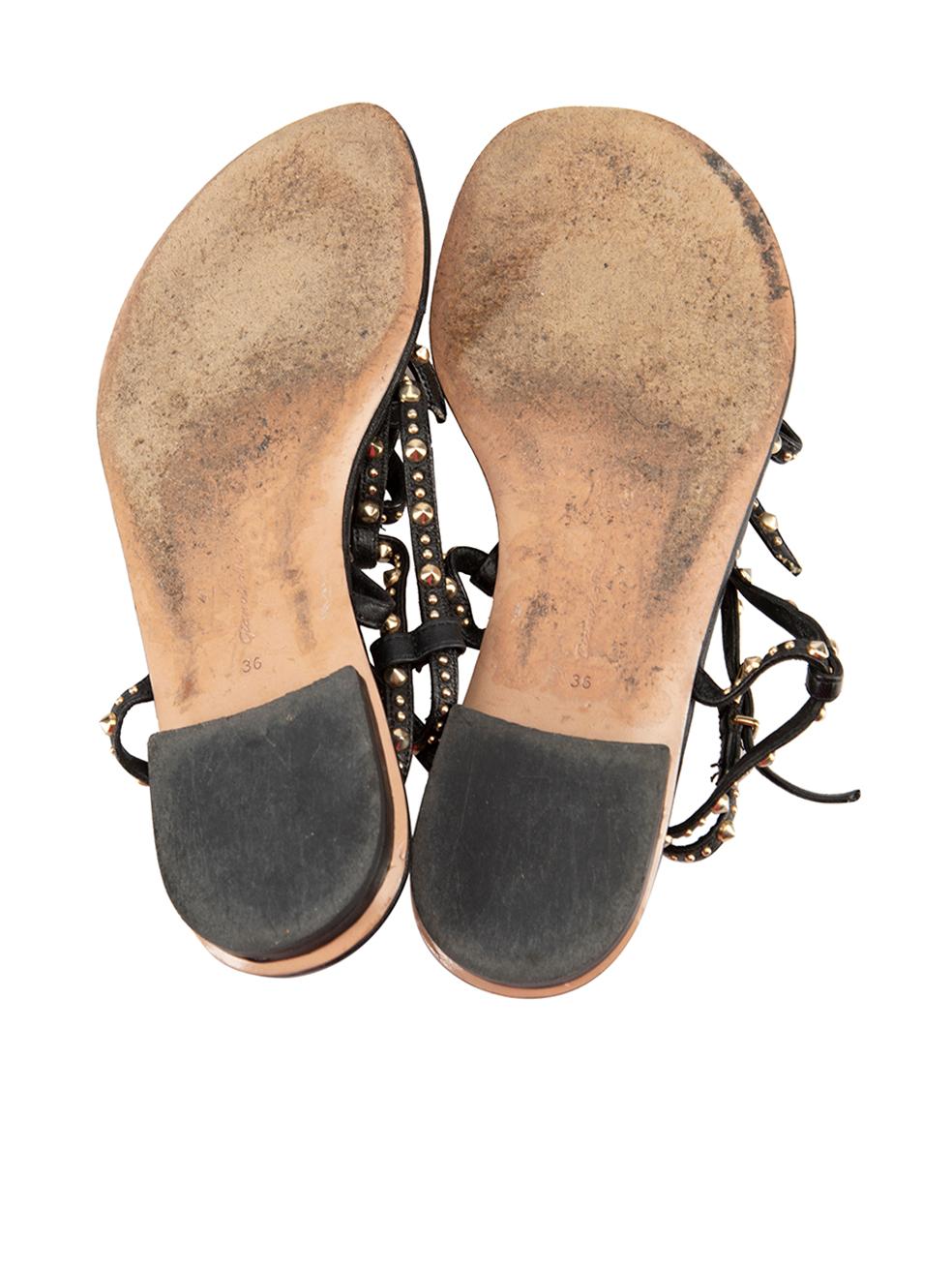 Gianvito Rossi Sandali con borchie in pelle nera Taglia IT 36 In condizioni buone in vendita a London, GB