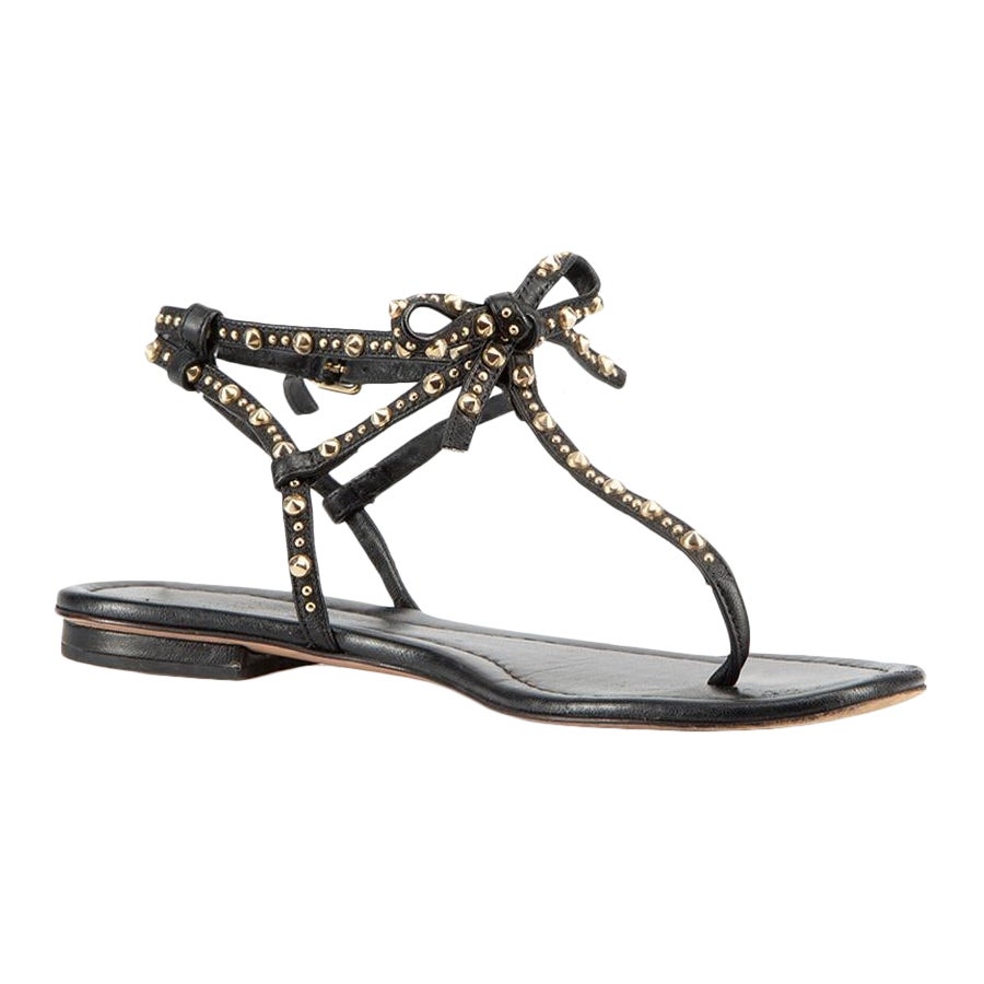 Gianvito Rossi Sandales en cuir noir cloutées Taille IT 36 en vente