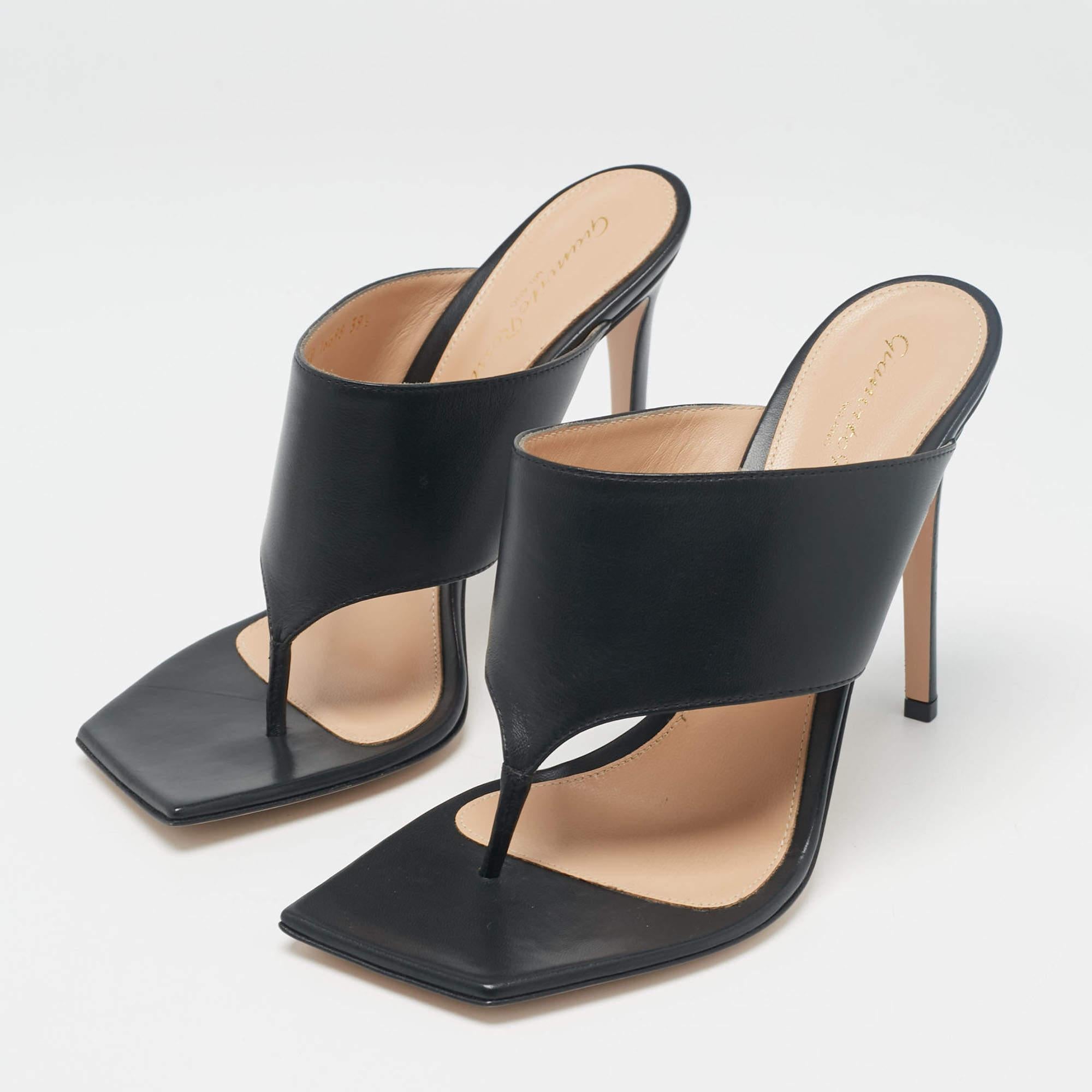 Wear these designer sandals to spruce up any outfit. They are versatile chic and can be easily styled. Made using quality materials these sandals are well built and long lasting.