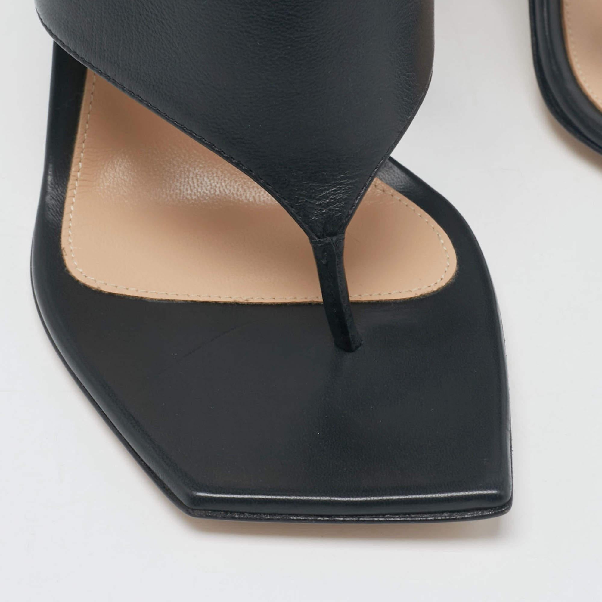 Gianvito Rossi Black Leather Thong Slide Sandals Size 39.5 For Sale 3