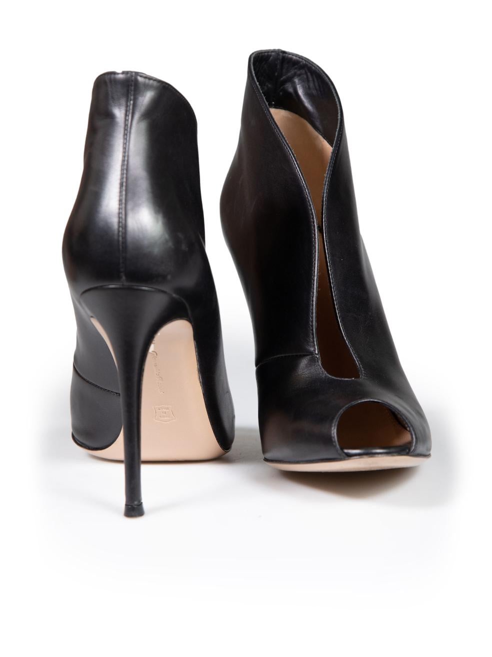 Gianvito Rossi Chaussures à talons en cuir noir Taille IT 39 Bon état - En vente à London, GB
