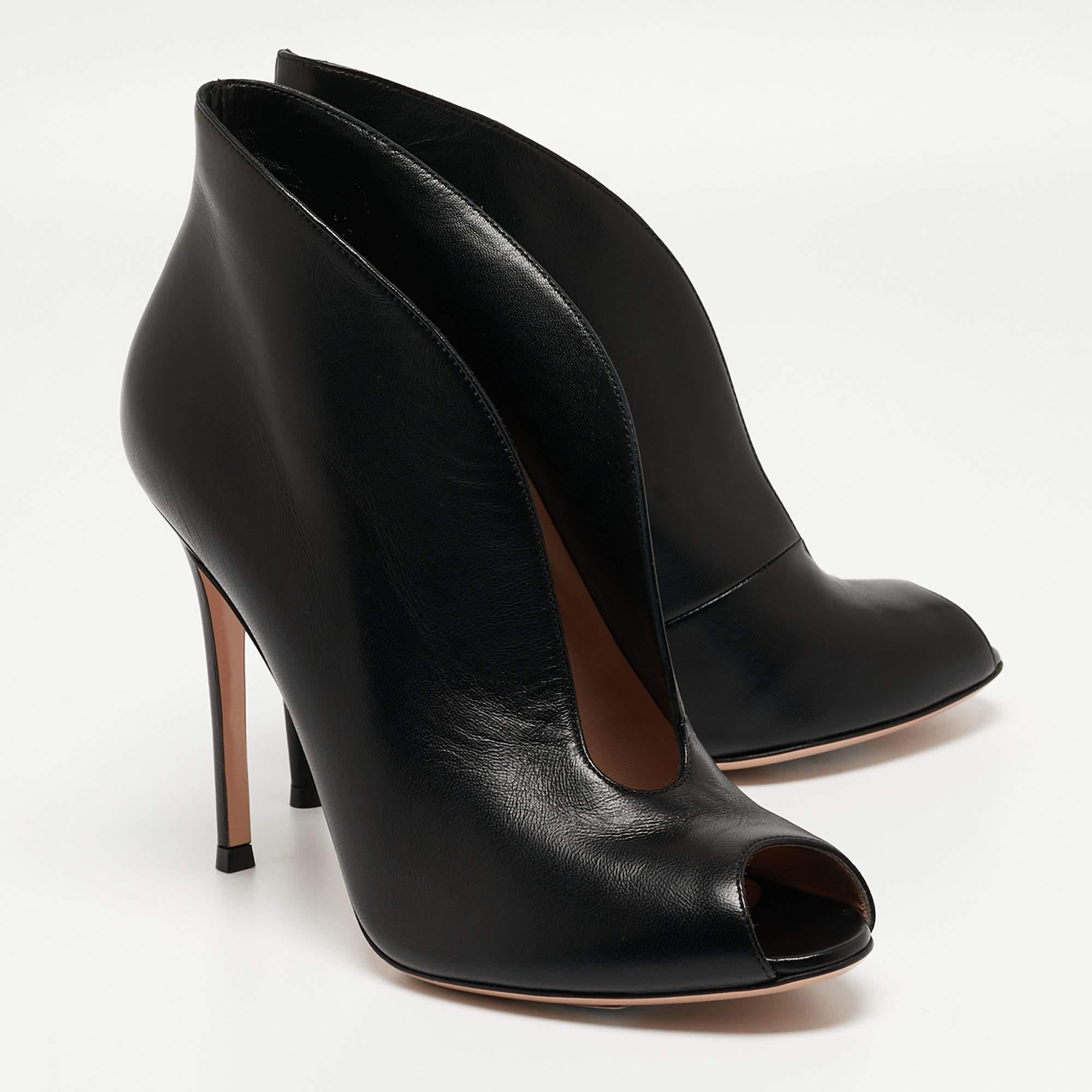 Gianvito Rossi Black Leather Vamp Peep Toe Booties Size 40 For Sale 1
