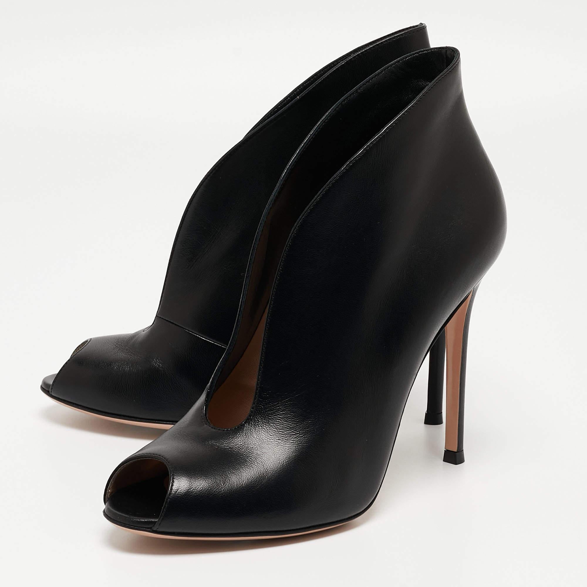 Gianvito Rossi Black Leather Vamp Peep Toe Booties Size 40 For Sale 2
