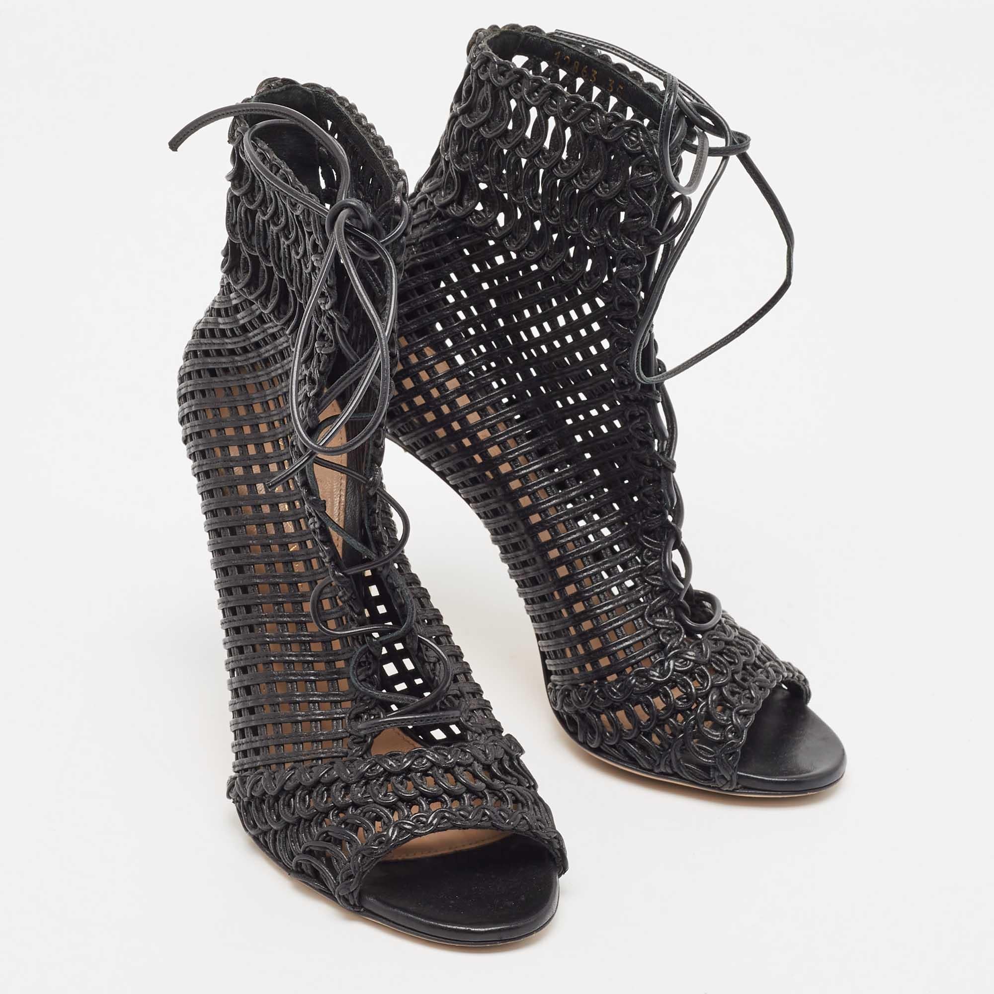 Women's Gianvito Rossi Black Leather Woven Lace Up Sandals Size 35 For Sale