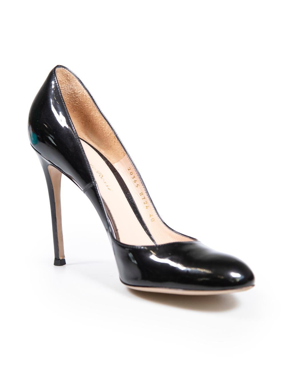 CONDITION is Very good. Minimal wear to pumps is evident. Minimal creasing to patent leather of top line on this used Gianvito Rossi designer resale item. This item comes with original dust bags.
 
 Details
 Black
 Patent leather
 Pumps
 Almond toe
