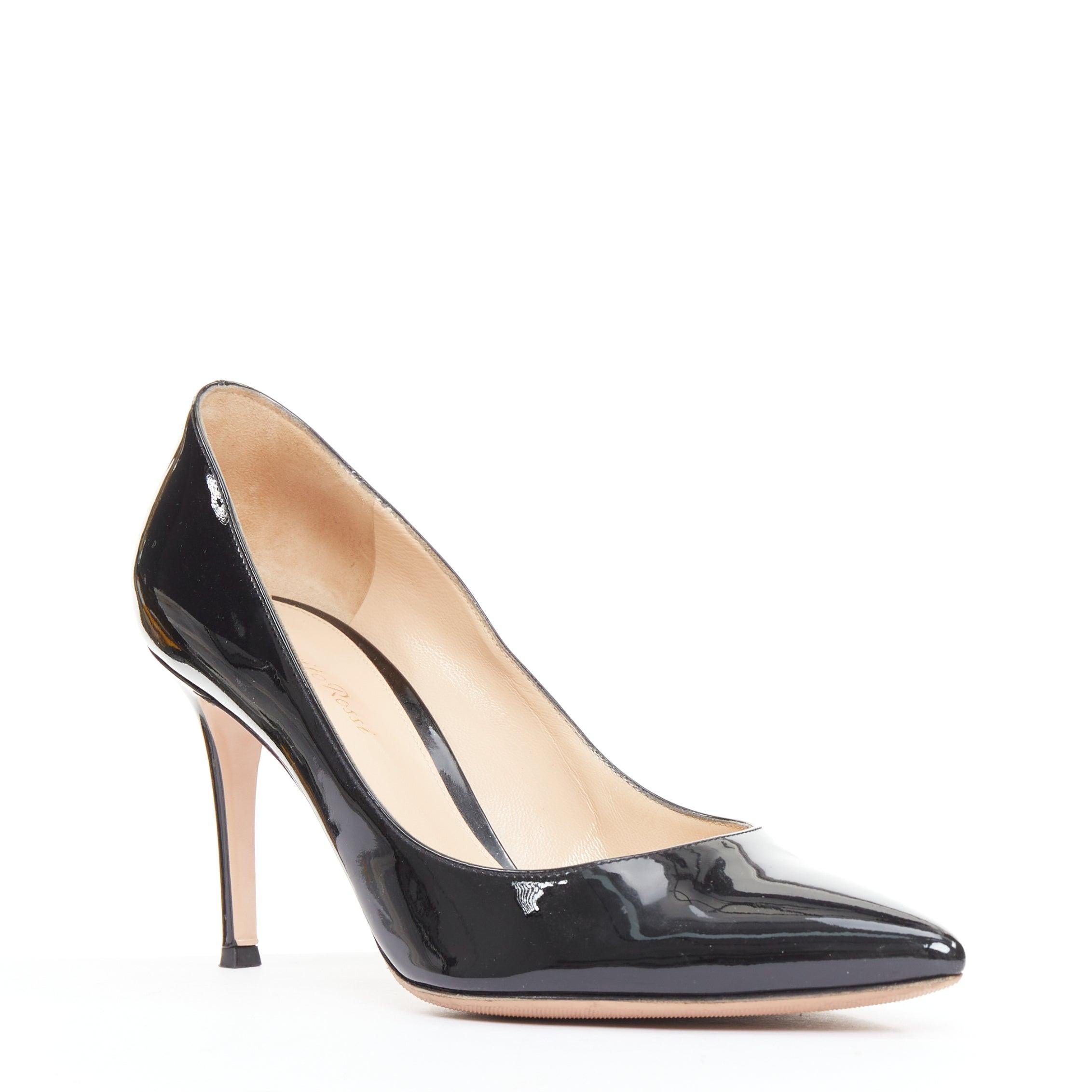 GIANVITO ROSSI zapatos de tacón de aguja de charol negro EU39.5
Referencia: JHDN/A00092
Marca: Gianvito Rossi
Material: Charol
Color: Negro
Patrón: Sólido
Cierre: Slip On
Forro: Piel nude
Detalles adicionales: Tacón de 8 cm.
Fabricado en: