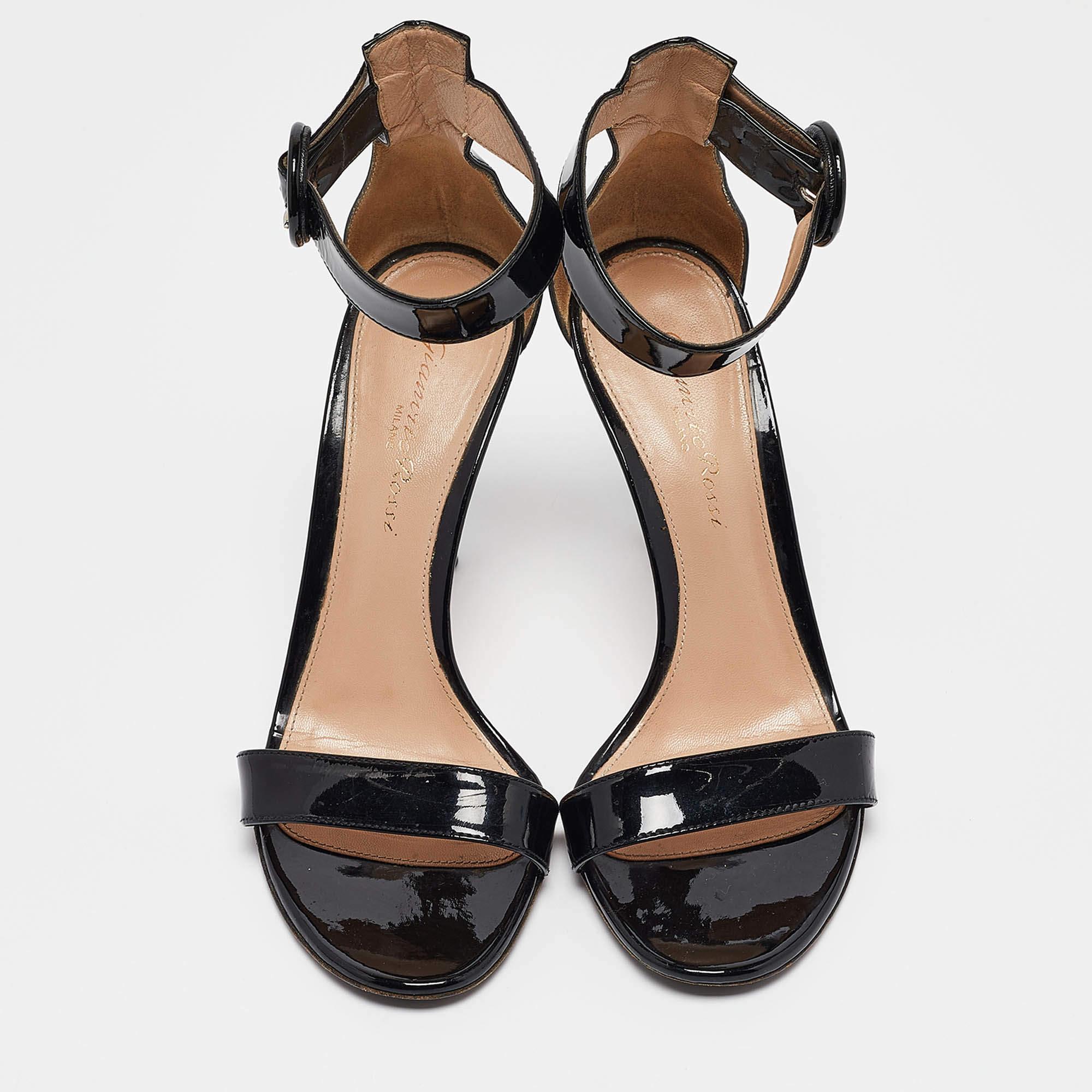 Gianvito Rossi Black Patent Leather Portofino Ankle Strap Sandals Size 36 In Fair Condition For Sale In Dubai, Al Qouz 2