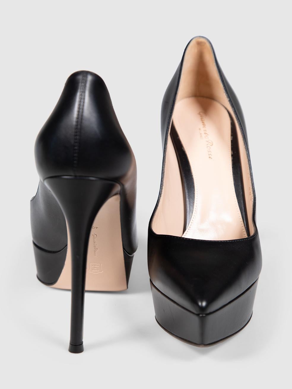 Noir Gianvito Rossi Escarpins à plateforme en cuir noir Taille IT 40.5 en vente