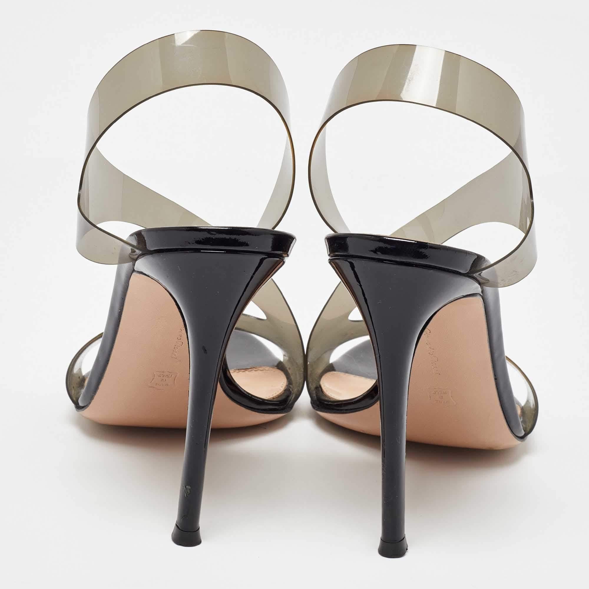 Women's Gianvito Rossi Black PVC Metropolis Slingback Sandals Size 40 For Sale