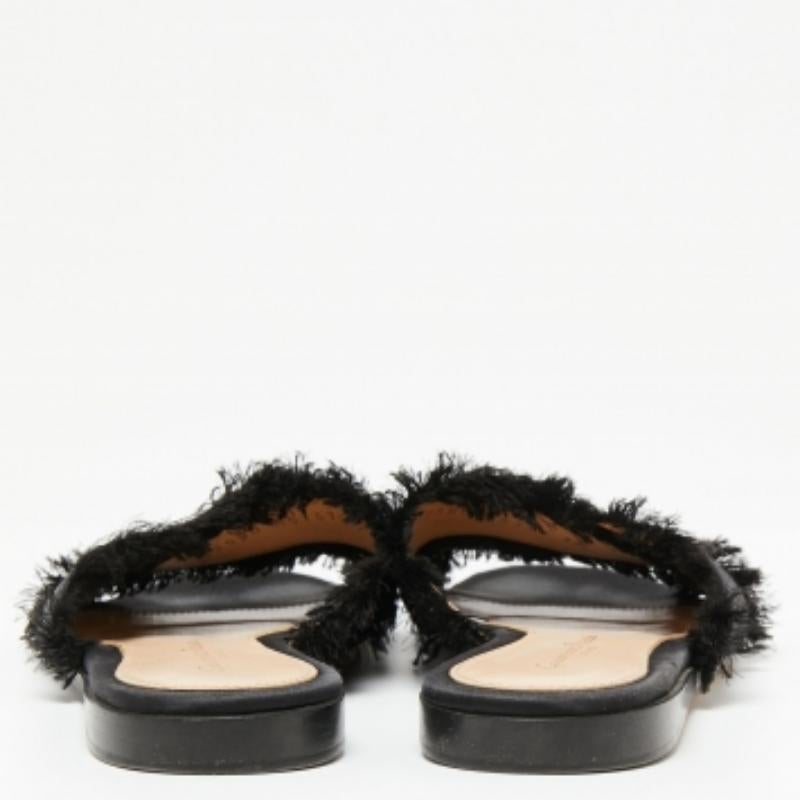 Gianvito Rossi Satin noir Barth Slides plates Taille 36 Bon état - En vente à Dubai, Al Qouz 2