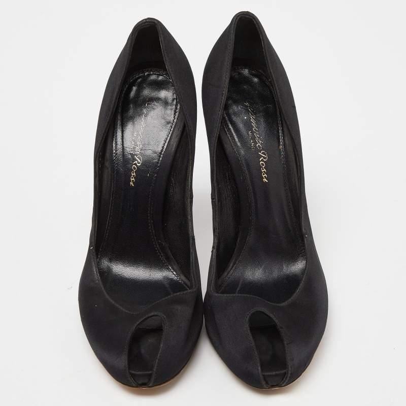Nero Gianvito Rossi, raso nero con cristalli, Peep Toe Pumps Taglia 36 in vendita
