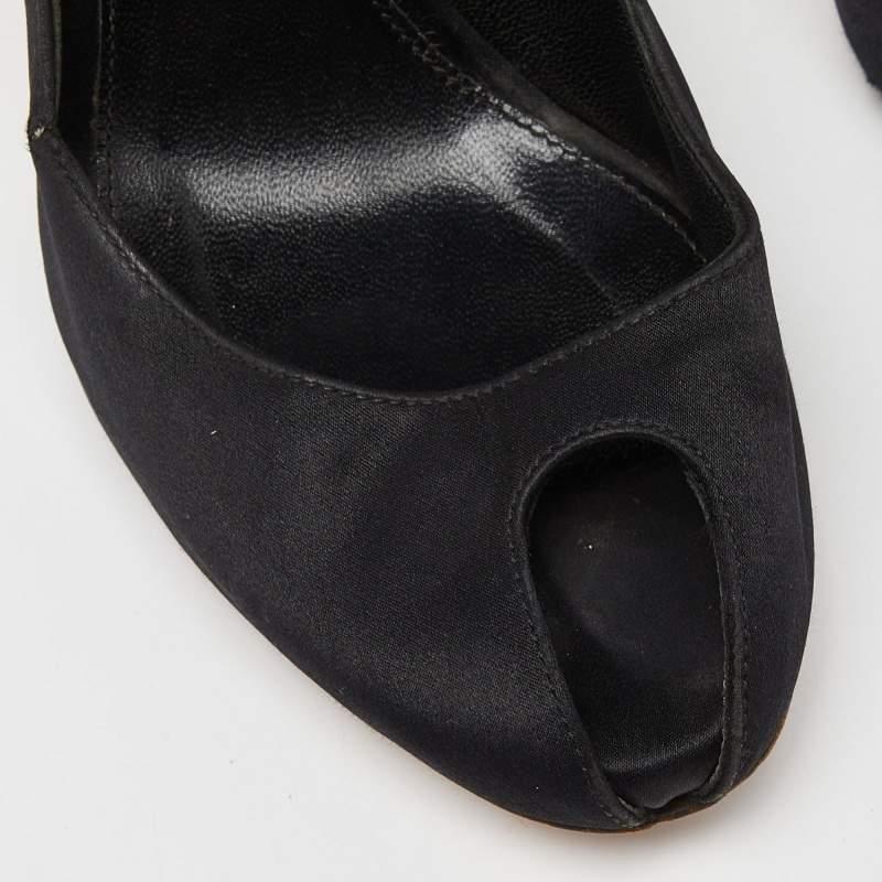 Gianvito Rossi, raso nero con cristalli, Peep Toe Pumps Taglia 36 in vendita 2