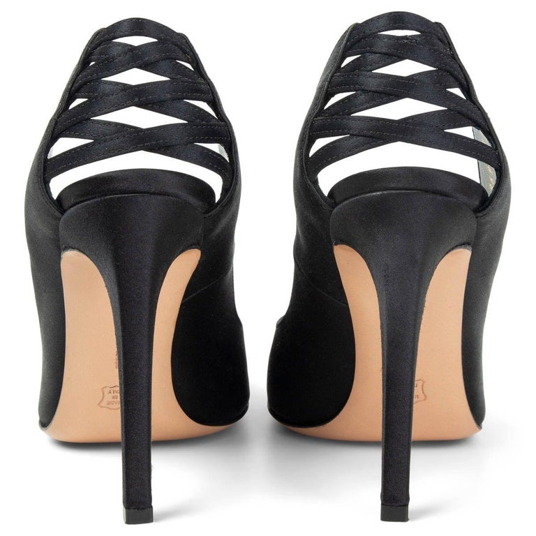 Gianvito Rossi Pointed-Toe Pumps - Women's 37