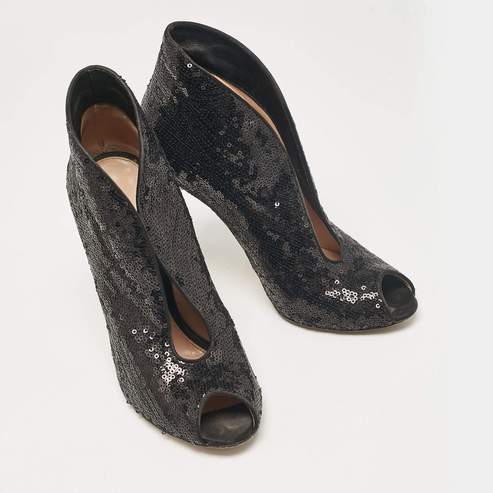 Gianvito Rossi - Bottines noires à sequins, taille 37 Bon état - En vente à Dubai, Al Qouz 2