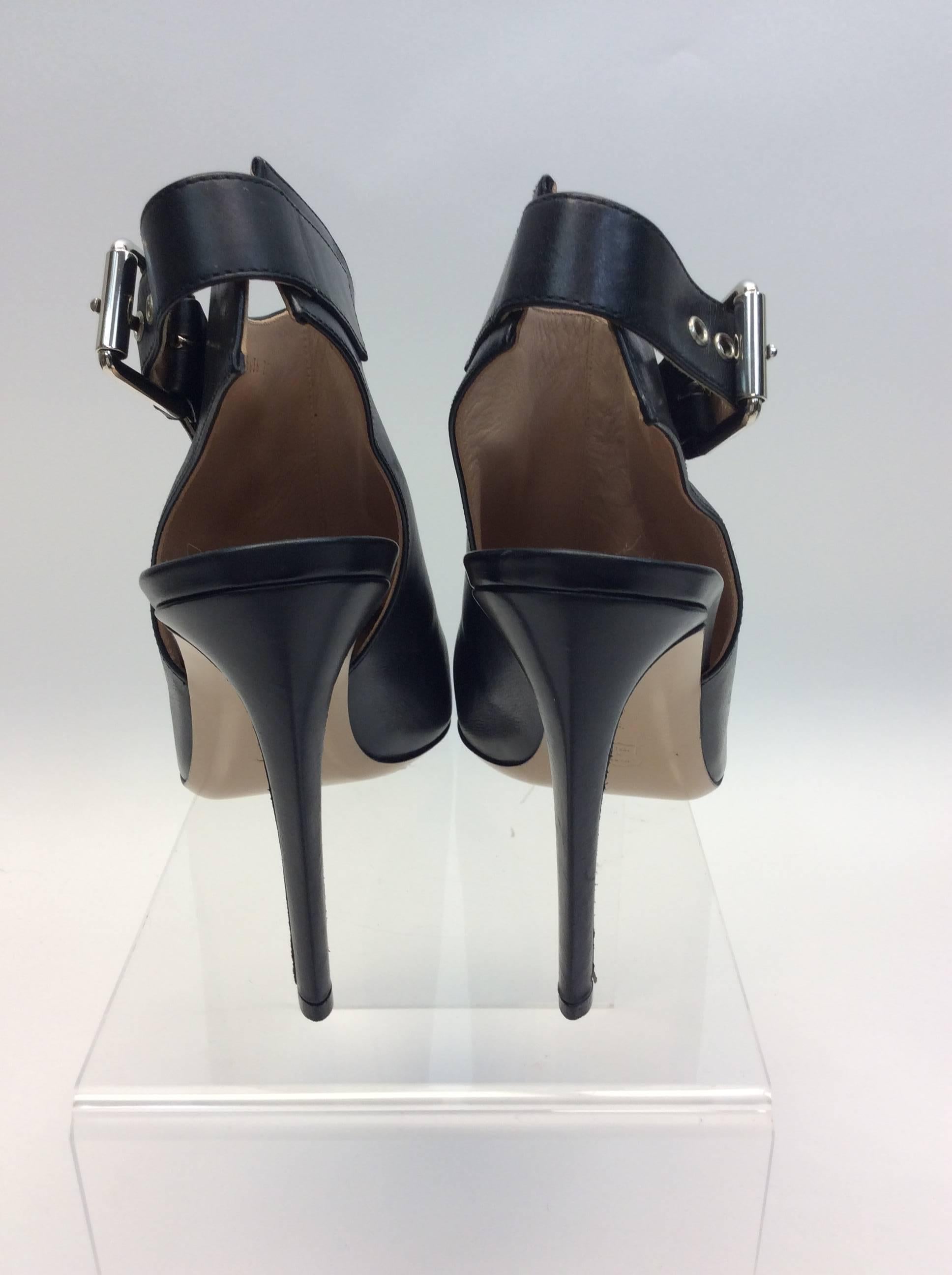 Gianvito Rossi Black Slingback Booties In Excellent Condition For Sale In Narberth, PA