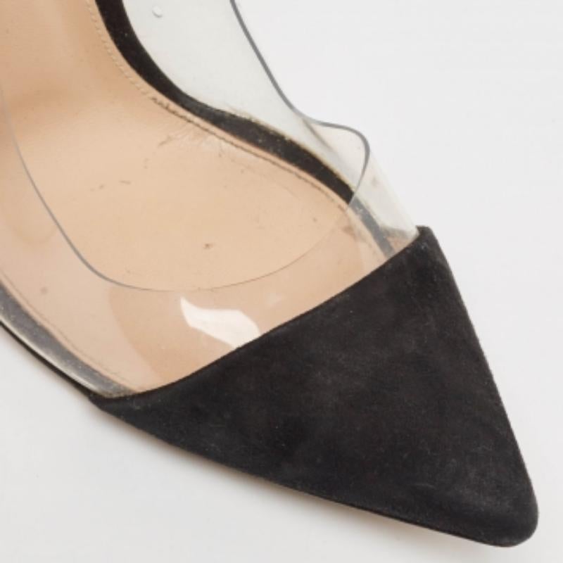 Beige Gianvito Rossi - Escarpins en daim noir et plexiglas en PVC, taille 38 en vente