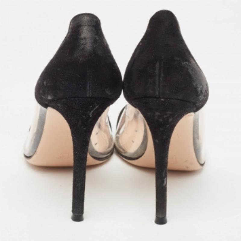 Gianvito Rossi - Escarpins en daim noir et plexiglas en PVC, taille 38 État moyen - En vente à Dubai, Al Qouz 2