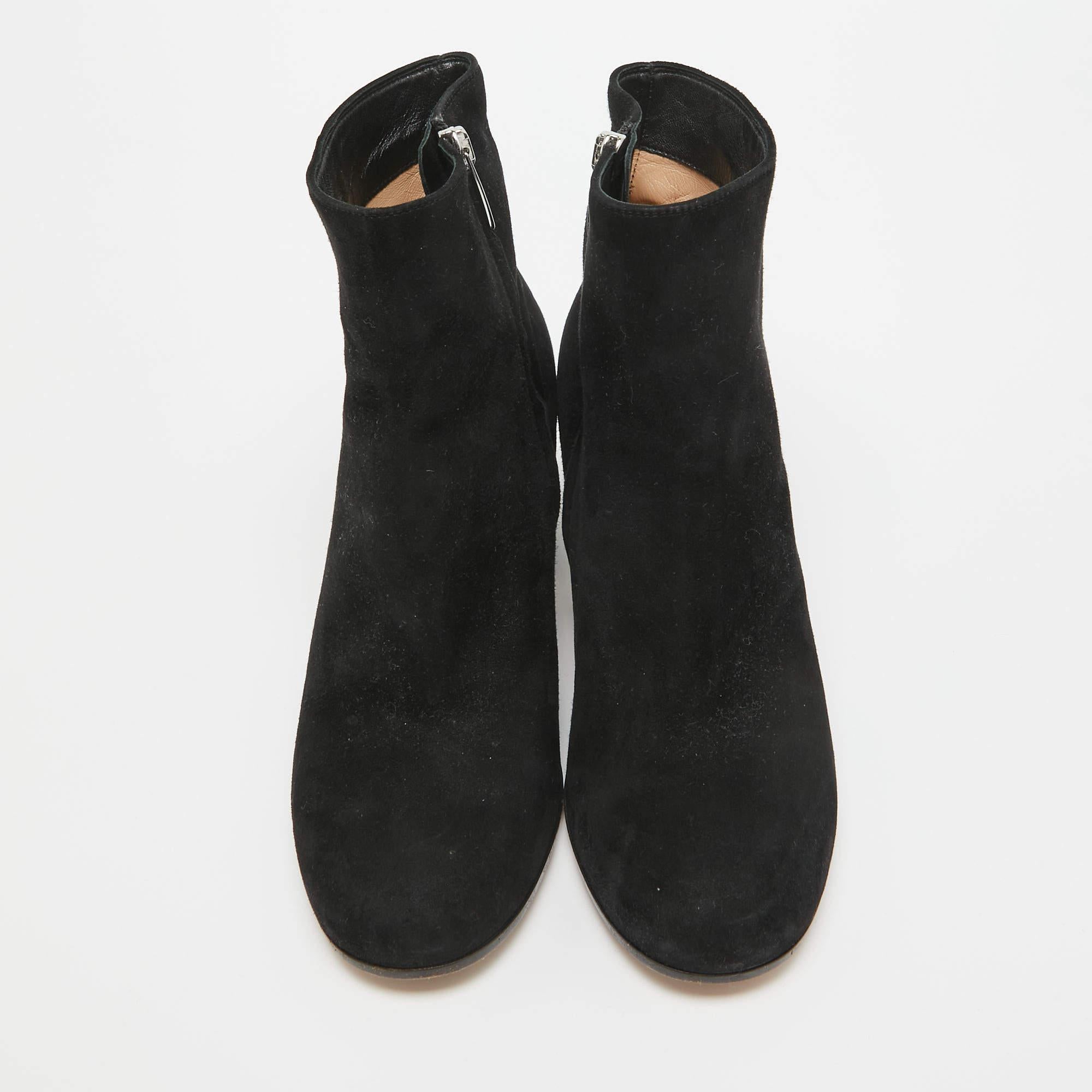 Noir Gianvito Rossi - Bottines en daim noir, taille 36 en vente