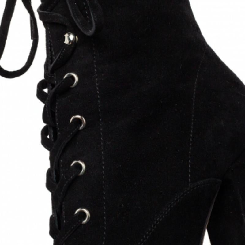 Gianvito Rossi Black Suede Ankle Boots Size 39 In Good Condition For Sale In Dubai, Al Qouz 2