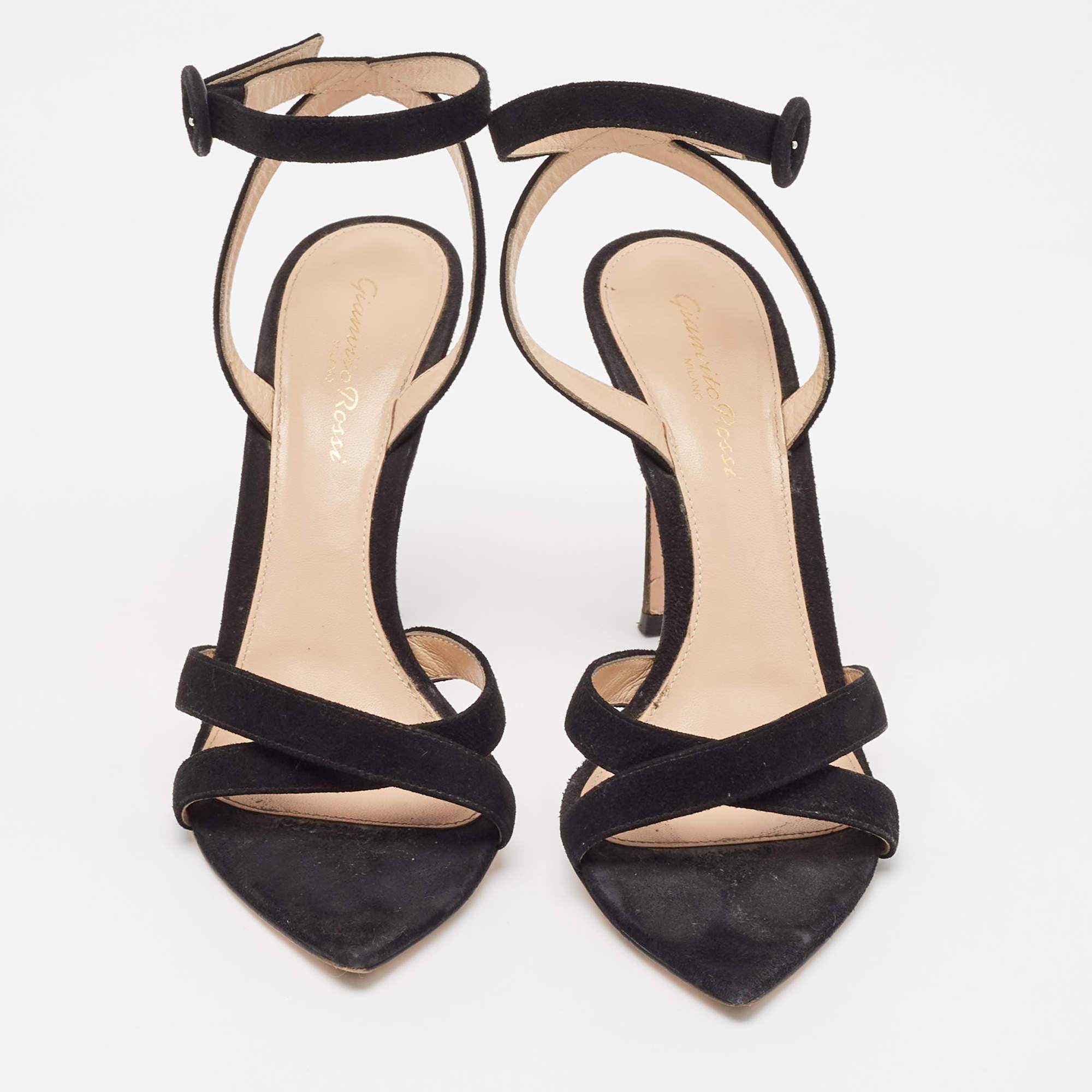 Noir Gianvito Rossi Sandales à lanières en daim noir Taille 37 en vente