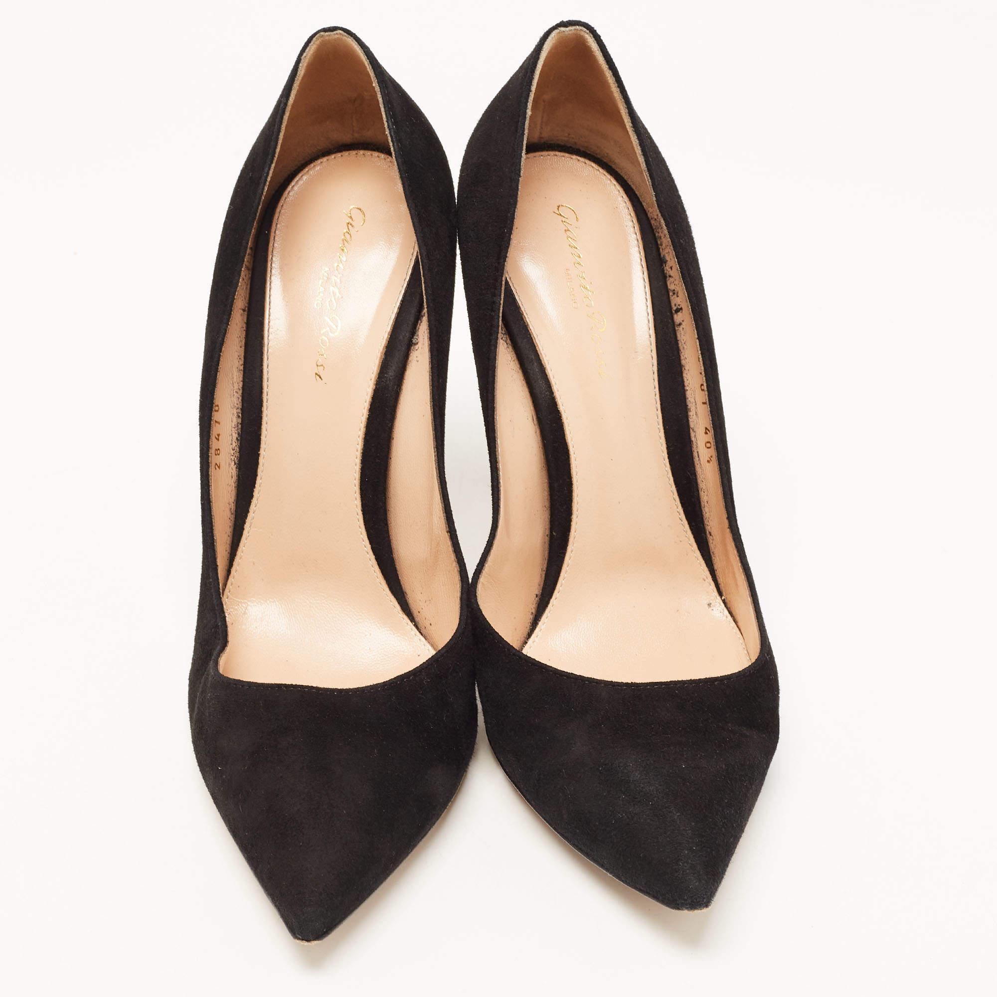 Make a chic style statement with these designer pumps. They showcase sturdy heels and durable soles, perfect for your fashionable outings!

Includes: Original Dustbag


