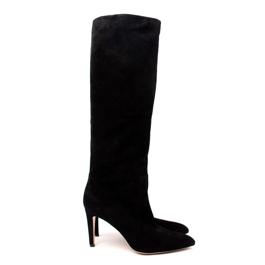 Gianvito Rossi Black Suede Heeled Long Boots
 

 - Black suede 
 - Knee length 
 - Pull on style 
 - Point toe
 - Set on a high stiletto heel 
 

 Materials 
 100% Suede 
 100% Leather 
 

 Made in Italy 
 

 PLEASE NOTE, THESE ITEMS ARE PRE-OWNED