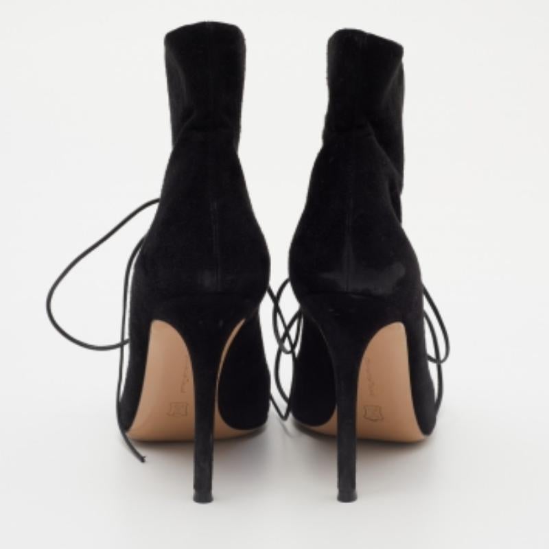 Noir Gianvito Rossi Bottines en daim noir Taille 38 en vente