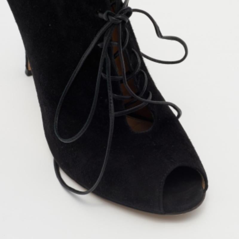 Gianvito Rossi Bottines en daim noir Taille 38 Bon état - En vente à Dubai, Al Qouz 2