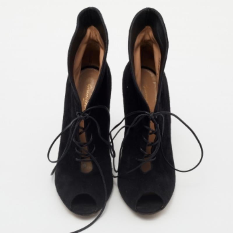 Gianvito Rossi Bottines en daim noir Taille 38 en vente 1