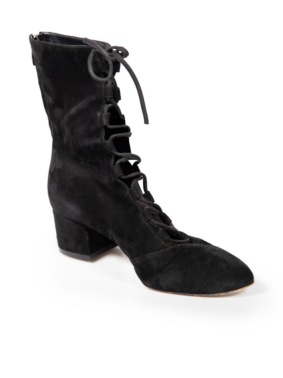 CONDITION is Very good. Minimal wear to boots is evident. Minimal wear to both boot heels with small abrasions to the suede on this used Gianvito Rossi designer resale item.
 
Details
Black
Suede
Boots
Mid calf
Mid heel
Round toe
Lace up