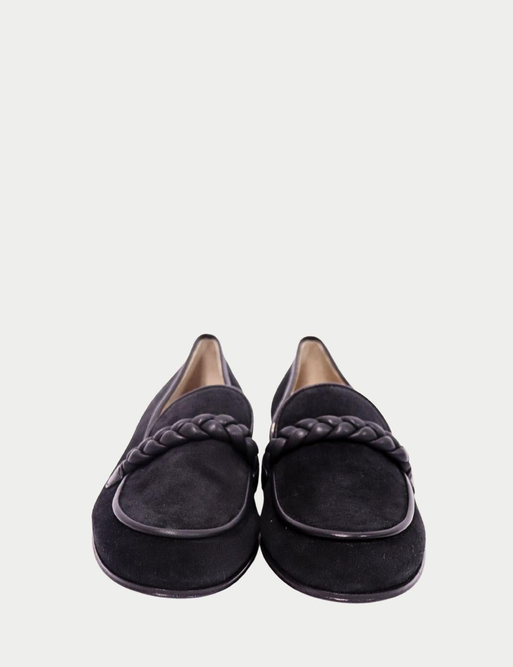 Gianvito Rossi - Mocassins en daim noir avec détails en cuir tressé

Ces mocassins en daim noir de Gianvito Rossi sont le fruit d'un savoir-faire italien raffiné. Une paire élégante et sans effort qui témoigne d'une sophistication intemporelle.