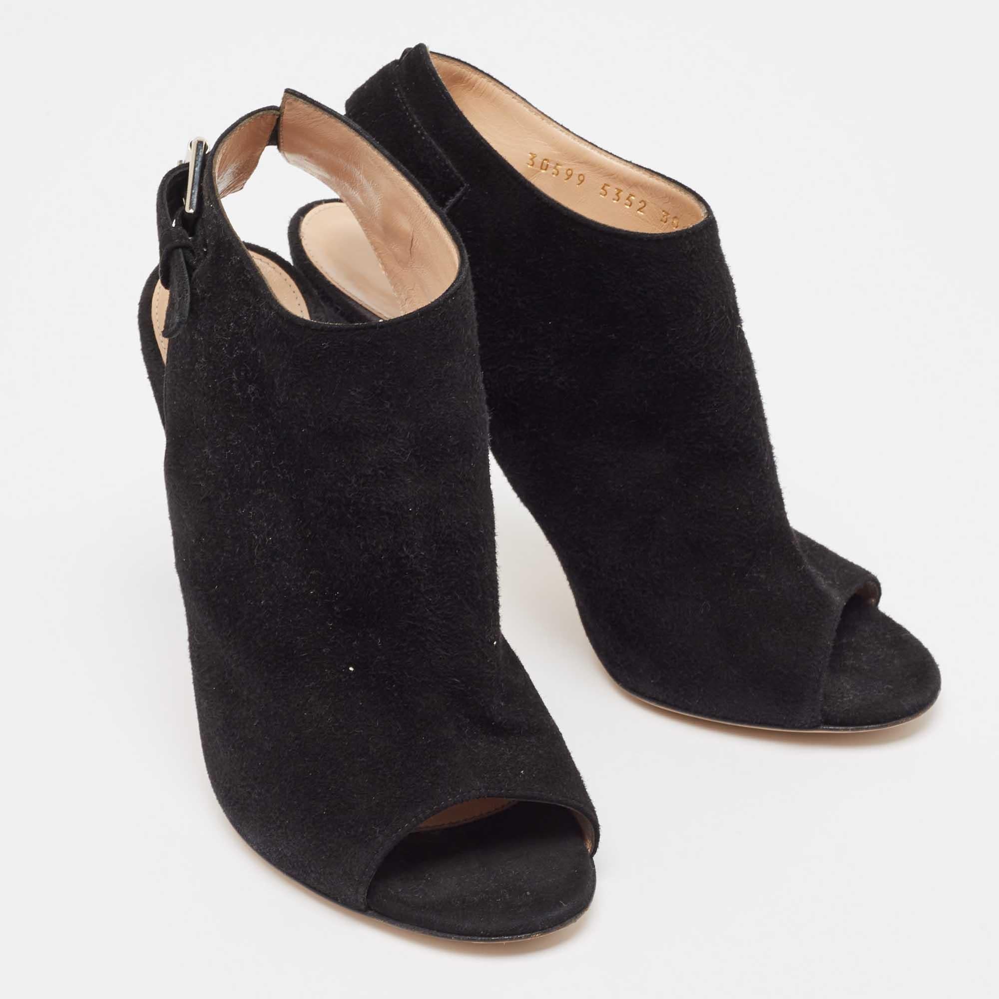 Gianvito Rossi Sandales à talon en daim noir Taille 38.5 Bon état - En vente à Dubai, Al Qouz 2
