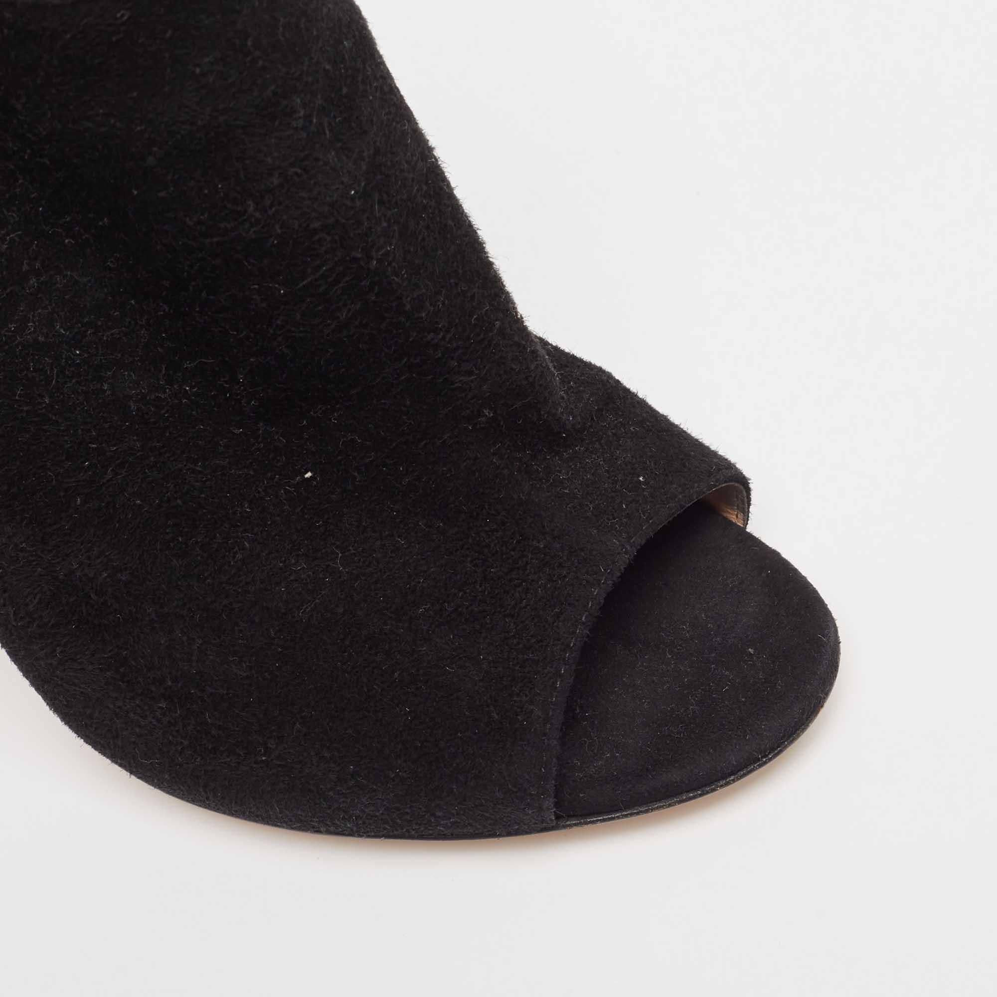 Gianvito Rossi Sandales à talon en daim noir Taille 38.5 en vente 2
