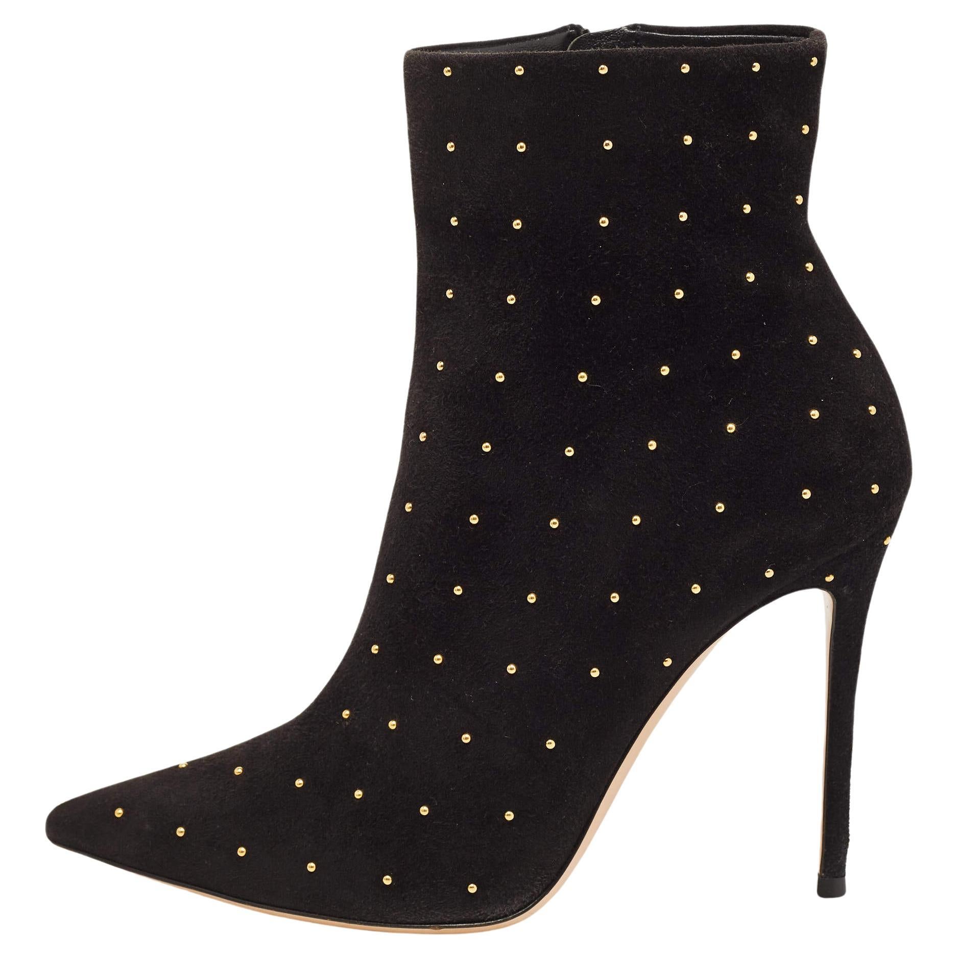 Gianvito Rossi - Bottines cloutées en daim noir - Taille 41 en vente