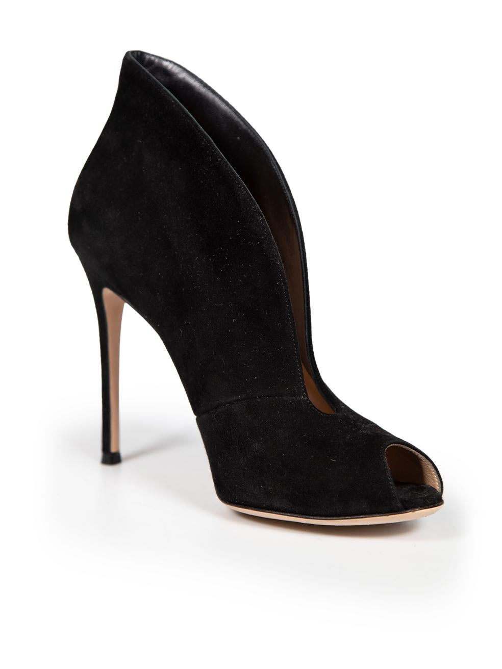 CONDITION is Very good. Minimal wear to heels is evident. Minimal abrasions to rear of left shoe on this used Gianvito Rossi designer resale item.
 
 
 
 Details
 
 
 Black
 
 Suede
 
 Vamp heels
 
 High collar
 
 Peep toe
 
 High heeled
 
 
 
 
 
