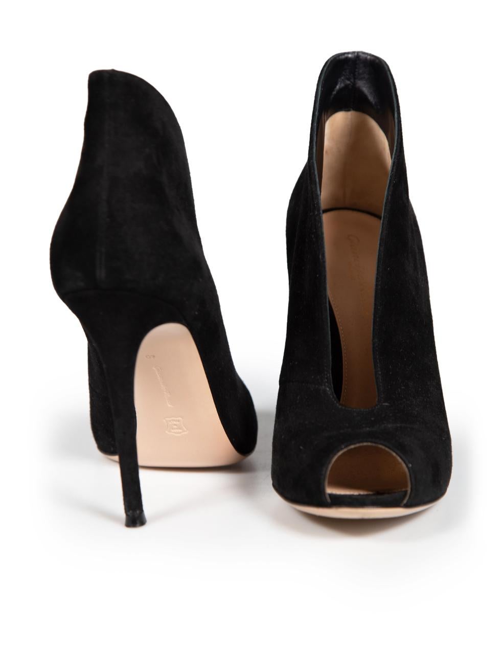 Gianvito Rossi Black Suede Vamp Heels Size IT 40 In Good Condition For Sale In London, GB