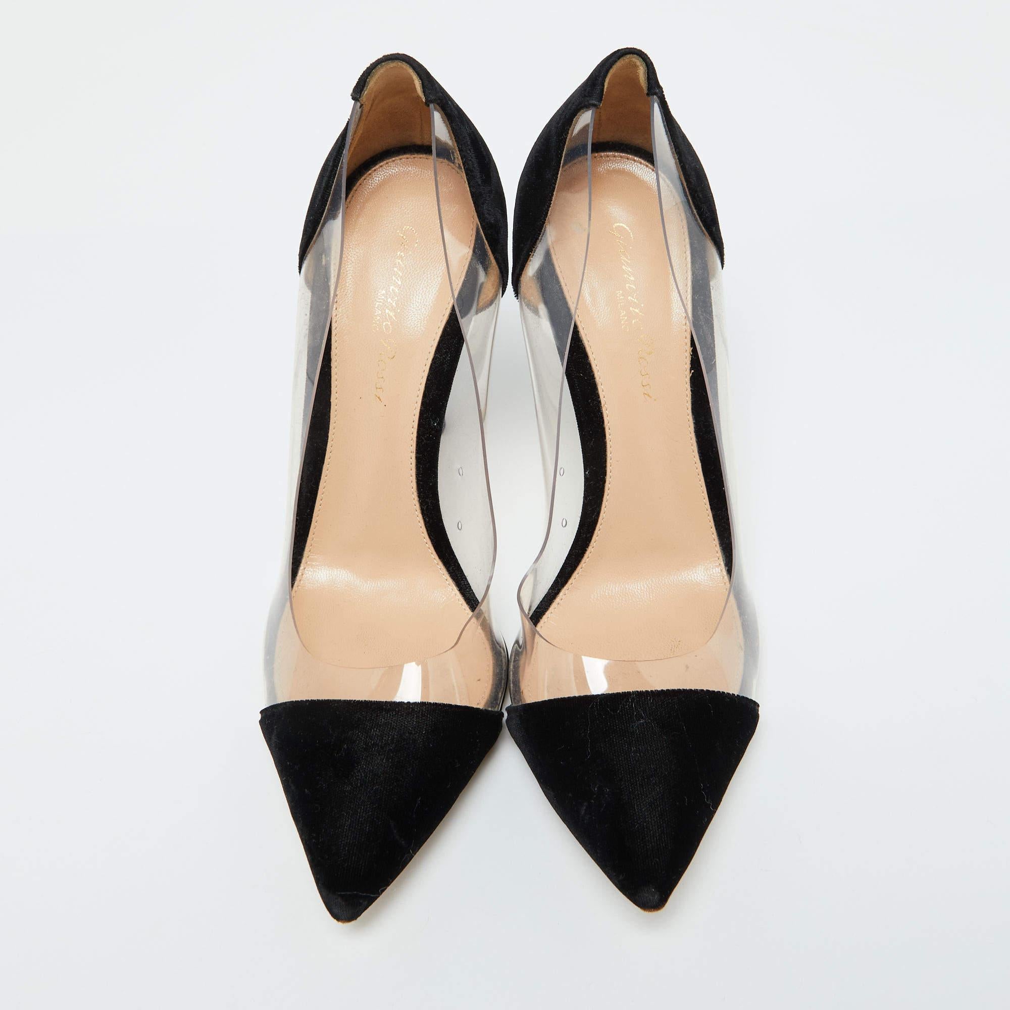 Nero Gianvito Rossi, velluto nero e plexiglass, punta di diamante in PVC, taglia 37 in vendita