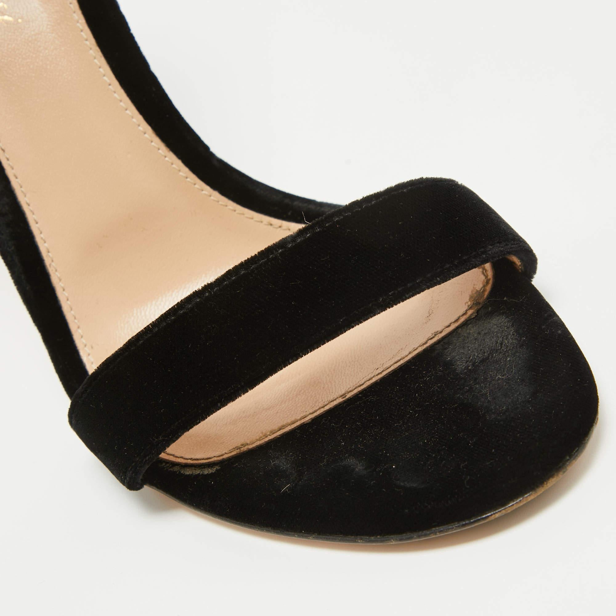 Gianvito Rossi Sandalias Portofino de terciopelo negro Talla 40 en venta 2