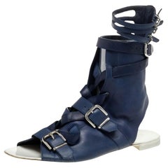 Gianvito Rossi Sandali piatti alla caviglia con fibbia in pelle blu misura 38