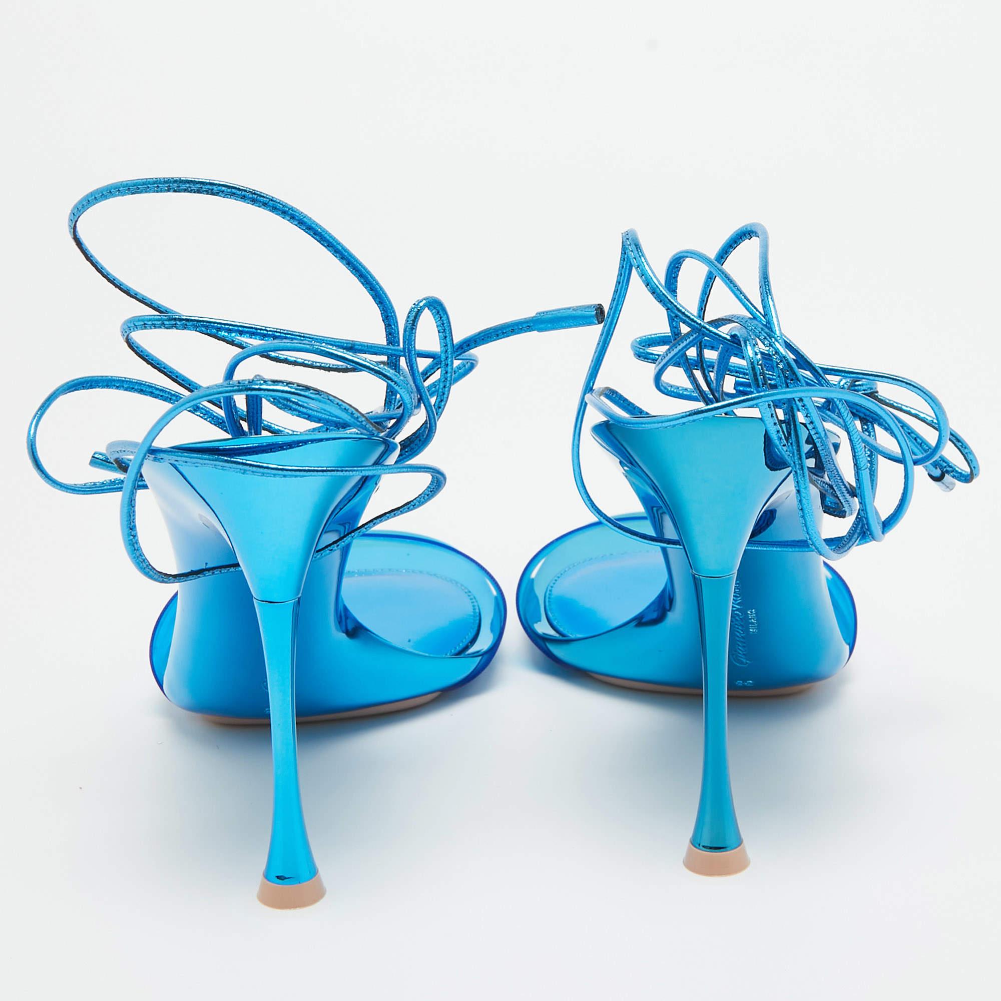Donna Gianvito Rossi Sandali Spice in PVC e pelle blu misura 38 in vendita