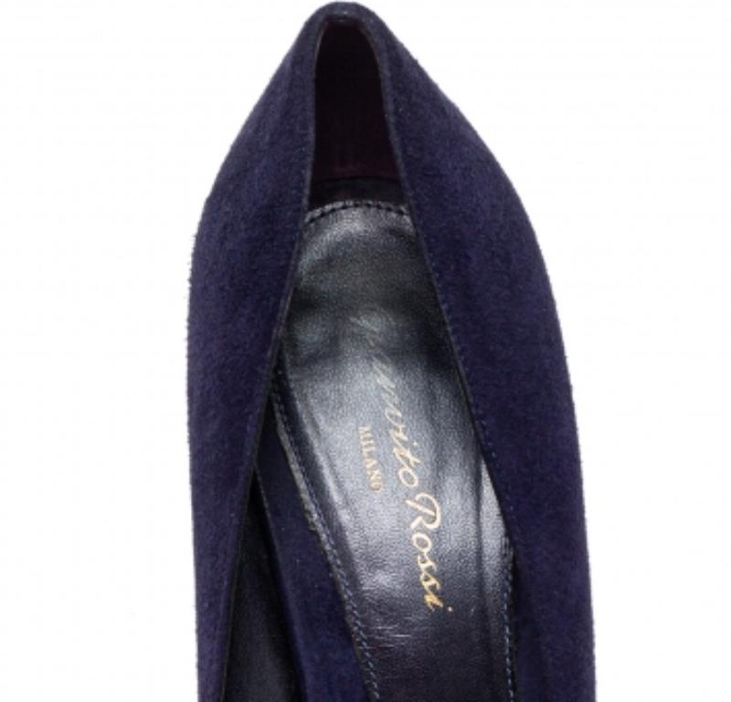Gianvito Rossi Blue Suede Pumps Size 40 In Good Condition For Sale In Dubai, Al Qouz 2