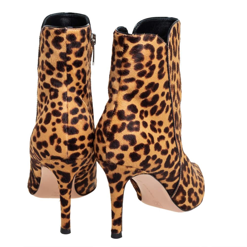 Gianvito Rossi Brown/Beige Leopard Print Calf Hair Ankle Boots Size 36.5 For Sale 1