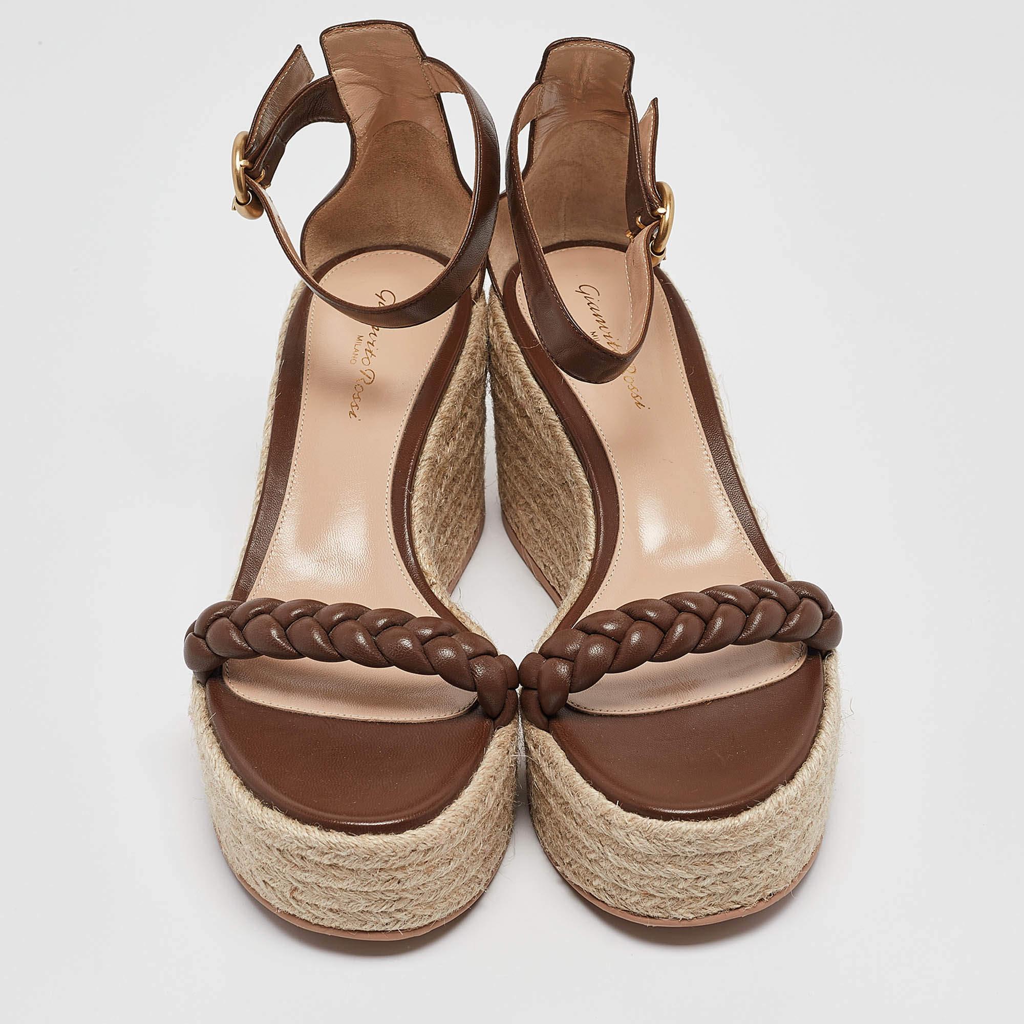 Marrone Gianvito Rossi Sandali con zeppa Merida in pelle intrecciata marrone misura 40.5 in vendita