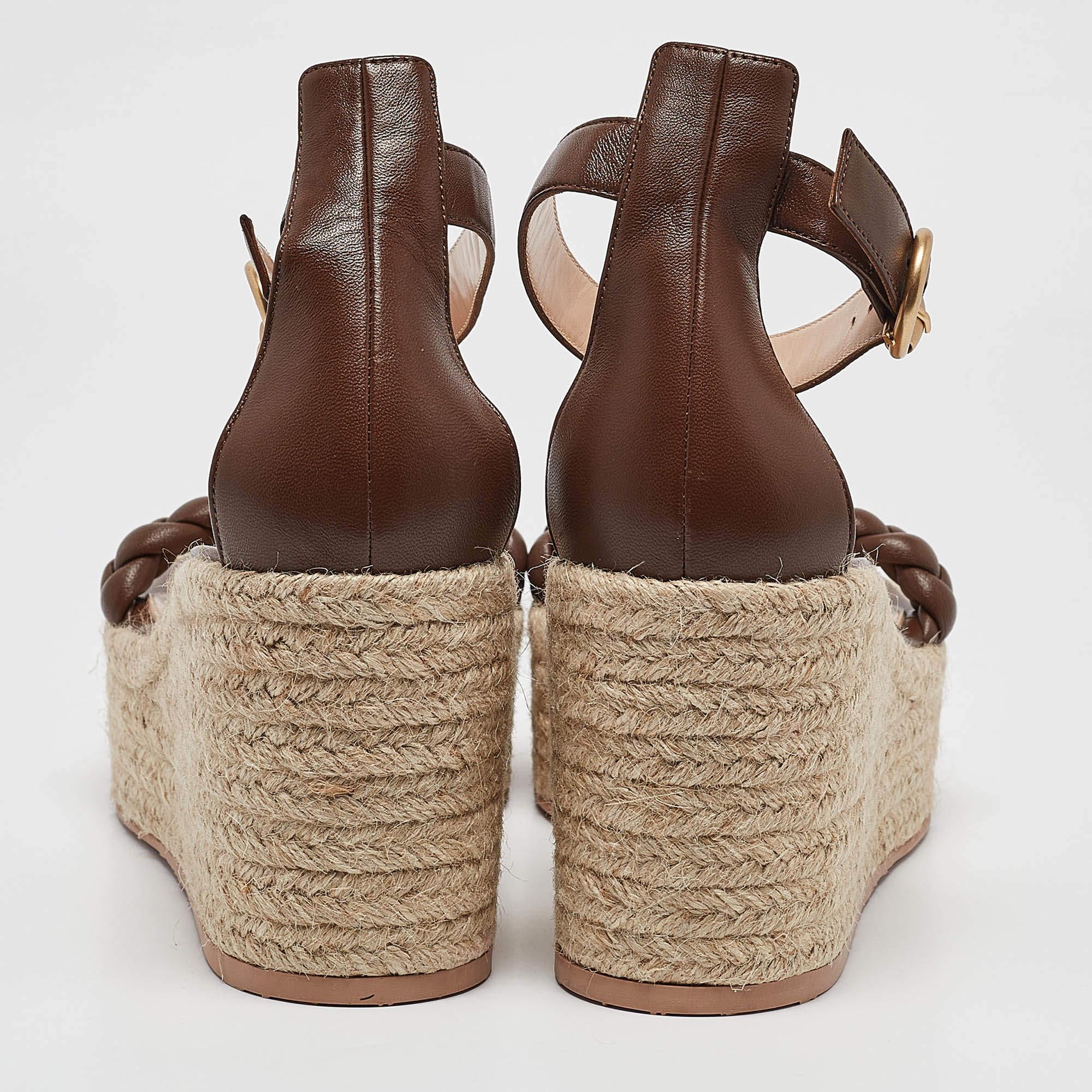 Donna Gianvito Rossi Sandali con zeppa Merida in pelle intrecciata marrone misura 40.5 in vendita