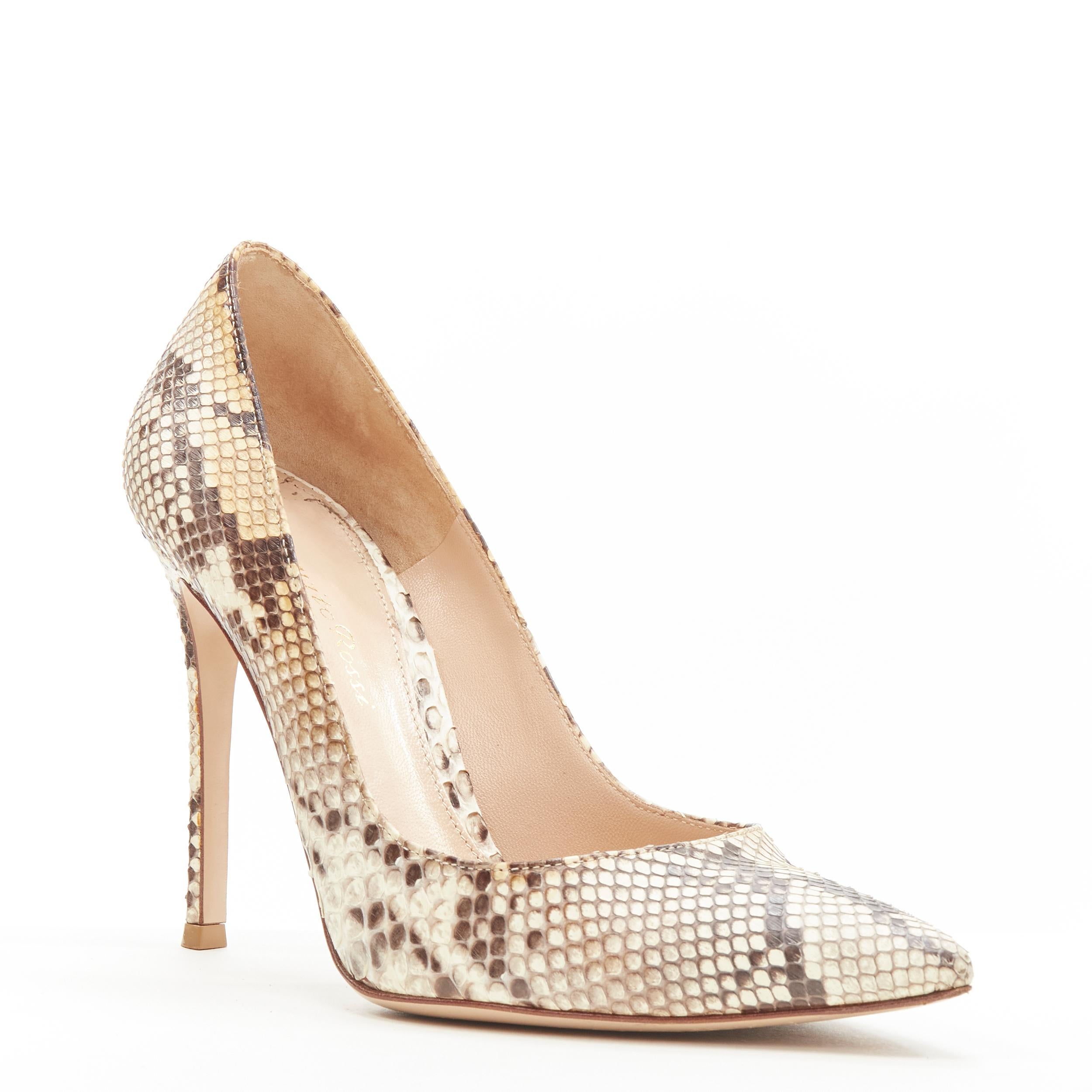 GIANVITO ROSSI brown natural scaled leather pigalle stiletto pump EU37.5 
Reference: LNKO/A01993 
Brand: Gianvito Rossi 
Material: Leather 
Color: Brown 
Pattern: Scaled 
Extra Detail: Genuine scaled leather. 
Made in: Italy 


CONDITION: