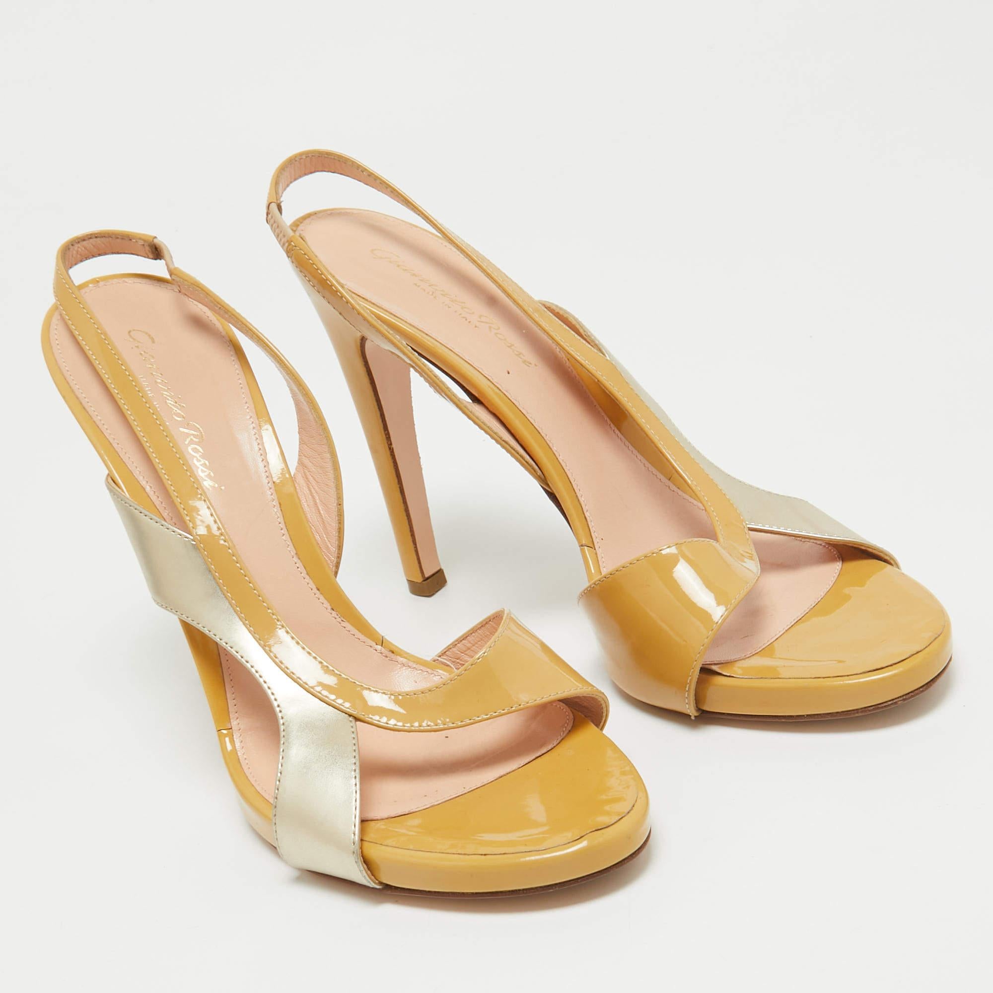 Gianvito Rossi Sandali in vernice marrone/argento misura 40 In condizioni buone in vendita a Dubai, Al Qouz 2